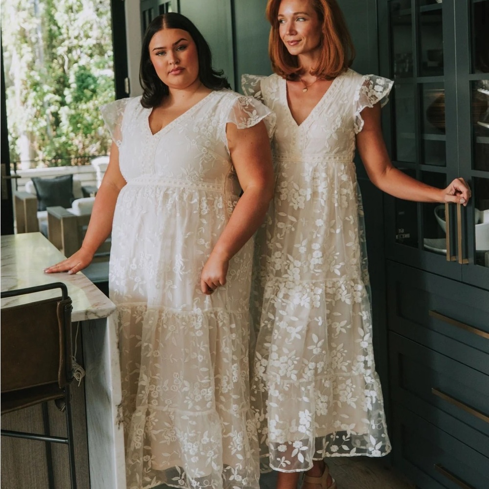 One Loved Babe Elegant White Lace Women Dress